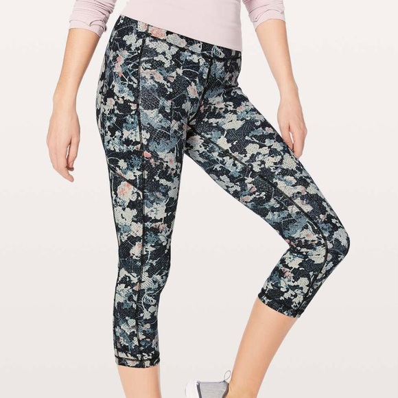 Lululemon Speed Up‎ Crop Leggings (21" Inseam) Spring Bloom Multi - Picture 1 of 8